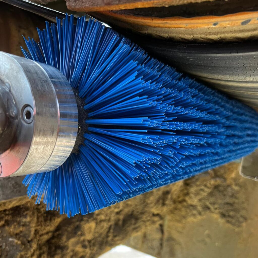 PFT Brass Wire Cleaning Brush – PFT Scotland