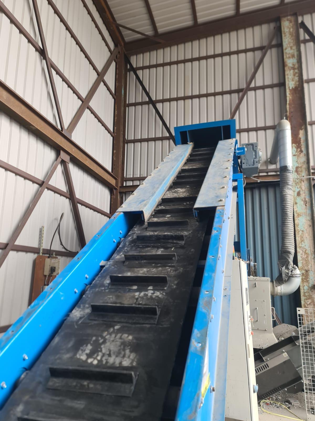 cleated conveyor belt